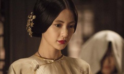 露天浴池的女主人公